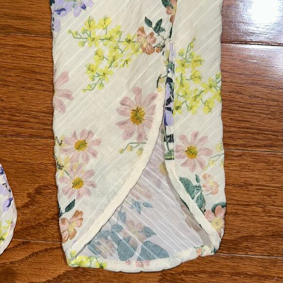 Zara Textured Cream Floral Long Sleeve Sheer Blouse Size Small - Picture 13 of 16